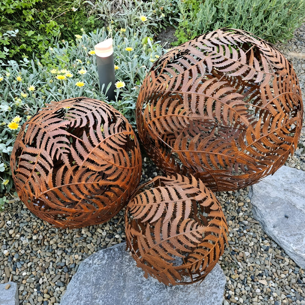Set of 2 Small Rustic Decorative Garden Fern Design Ball- 25cm