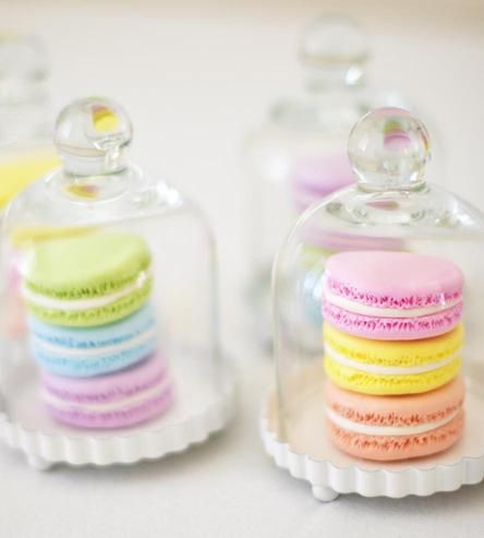 Set 3 Mini Clear Glass Cupcake Bell Jar & Dome Cloche Lid on White Fluted Base