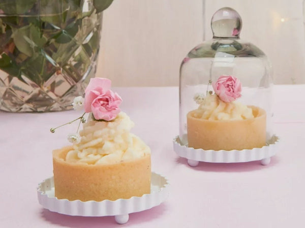 Mini Clear Glass Bell Wedding Favour Cupcake Candle Jar Holder with Cloche Dome Lid on White Fluted Base Gift Bomboniere Christening Baptism Party Events Candle Making Display Stand Dessert Macaroons